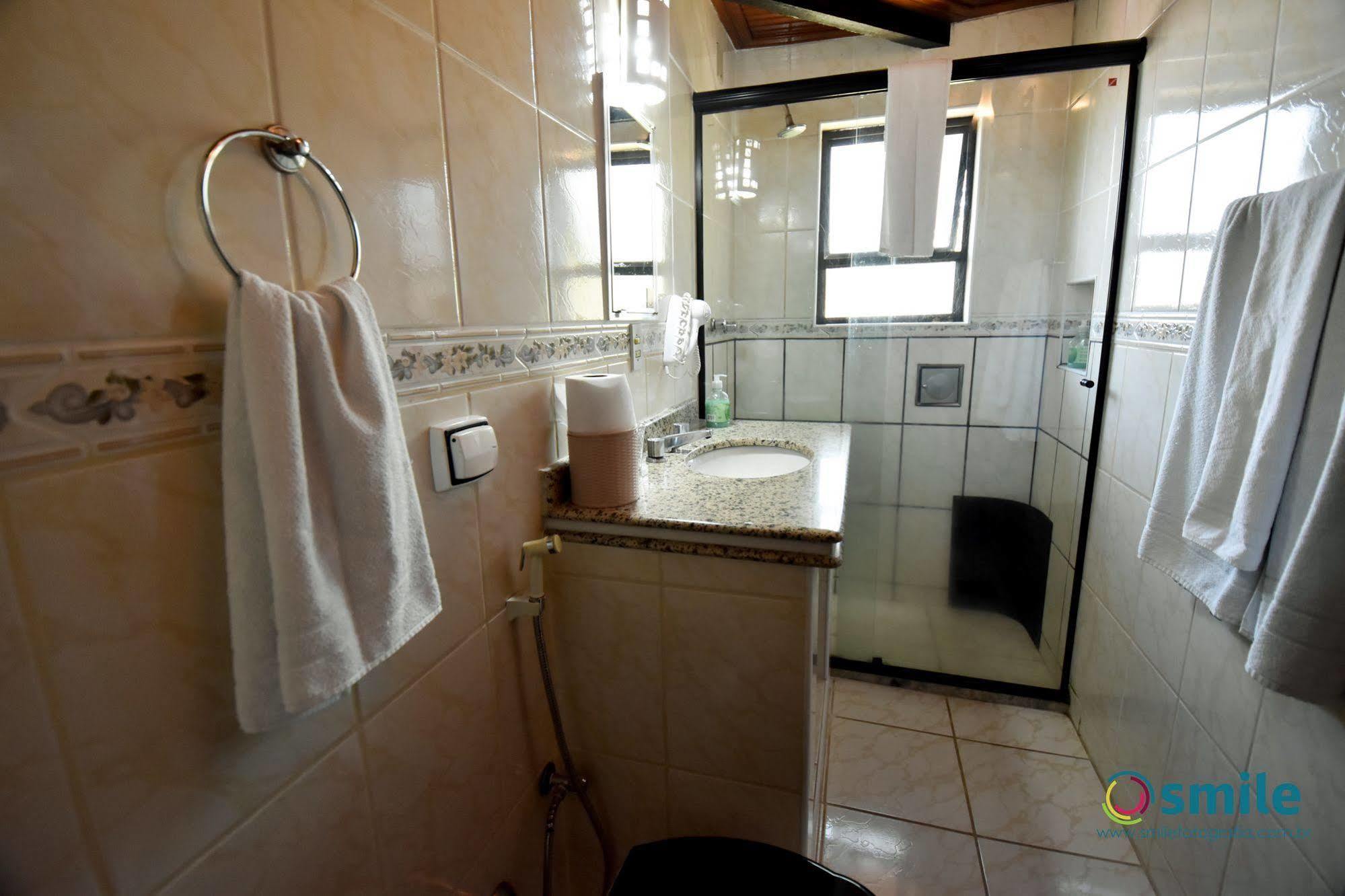 פנדו Hotel Britannia מראה חיצוני תמונה